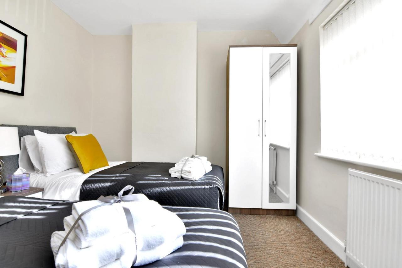 Sheldon  Xclusive Living Stay Near Airport & Nec, The Whitecroft מראה חיצוני תמונה