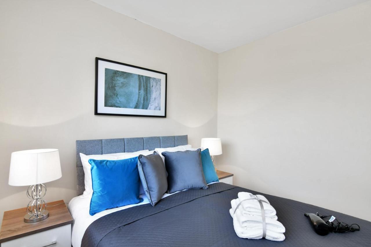Sheldon  Xclusive Living Stay Near Airport & Nec, The Whitecroft מראה חיצוני תמונה