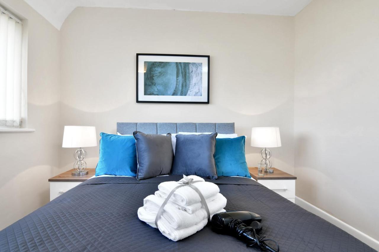 Sheldon  Xclusive Living Stay Near Airport & Nec, The Whitecroft מראה חיצוני תמונה