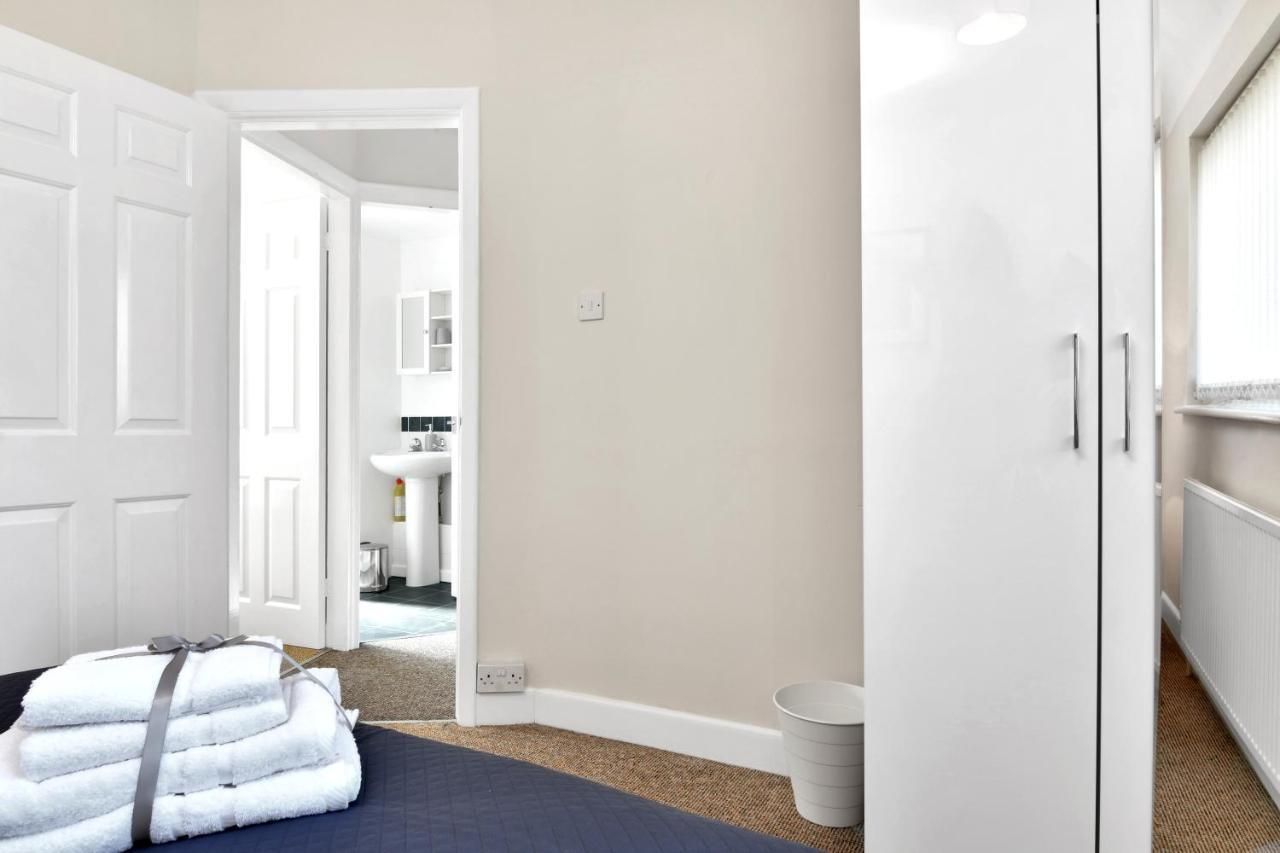 Sheldon  Xclusive Living Stay Near Airport & Nec, The Whitecroft מראה חיצוני תמונה