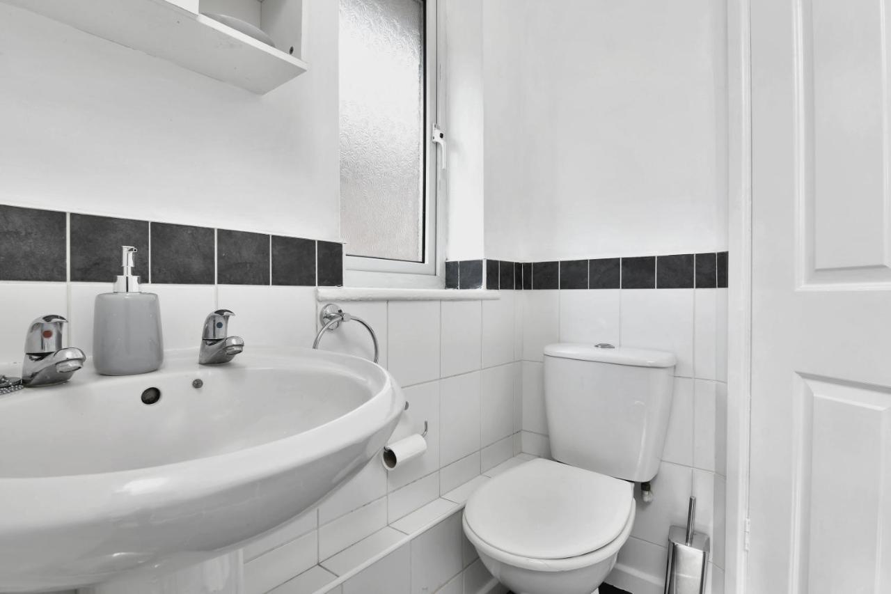 Sheldon  Xclusive Living Stay Near Airport & Nec, The Whitecroft מראה חיצוני תמונה