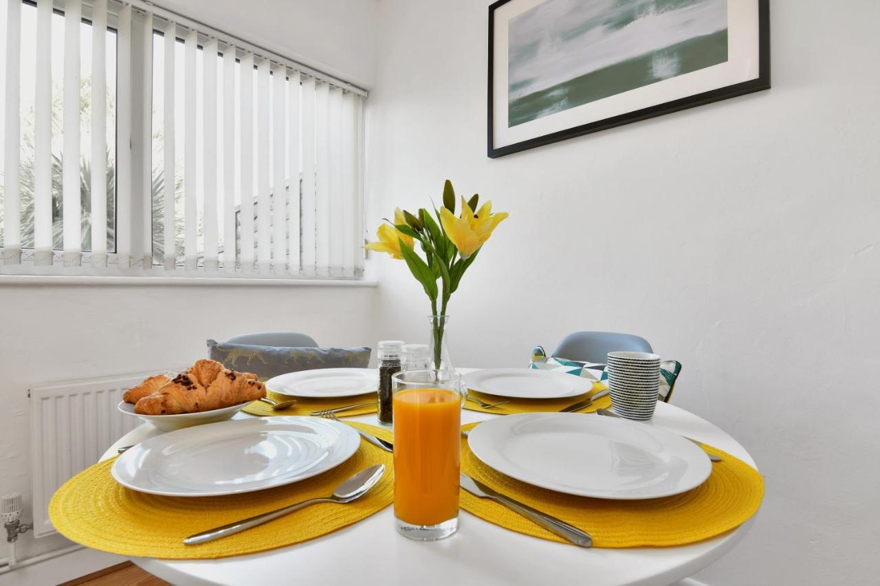Sheldon  Xclusive Living Stay Near Airport & Nec, The Whitecroft מראה חיצוני תמונה