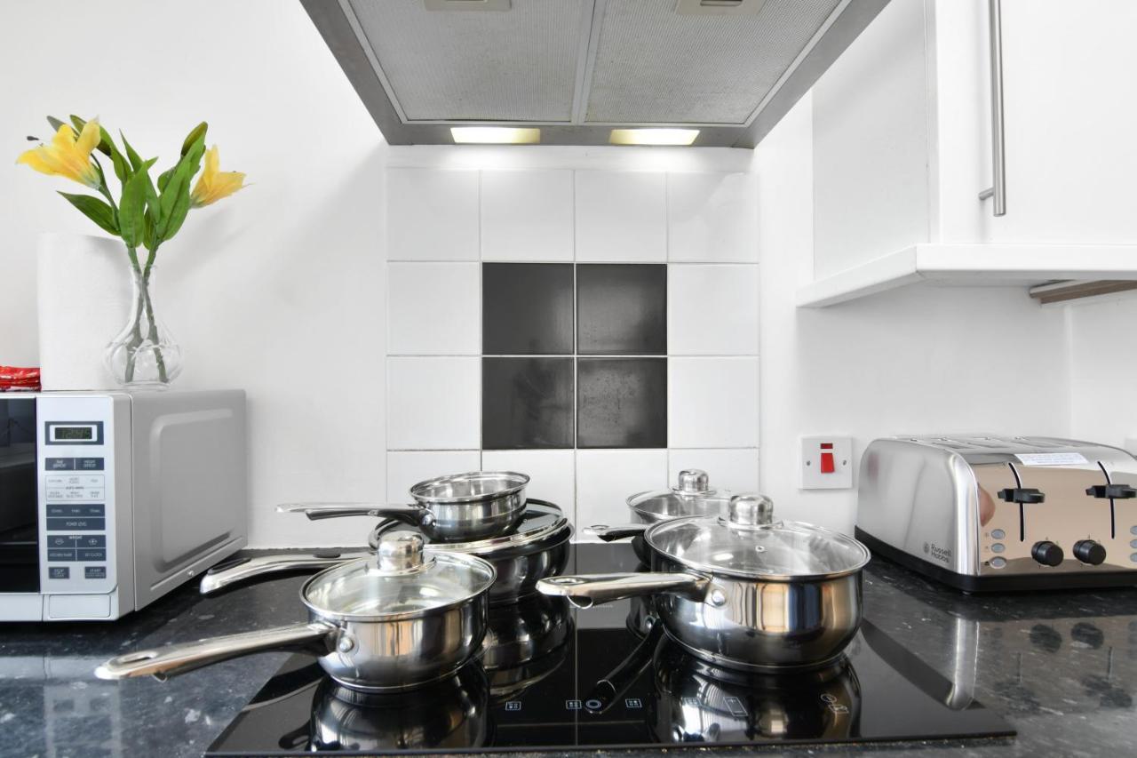 Sheldon  Xclusive Living Stay Near Airport & Nec, The Whitecroft מראה חיצוני תמונה