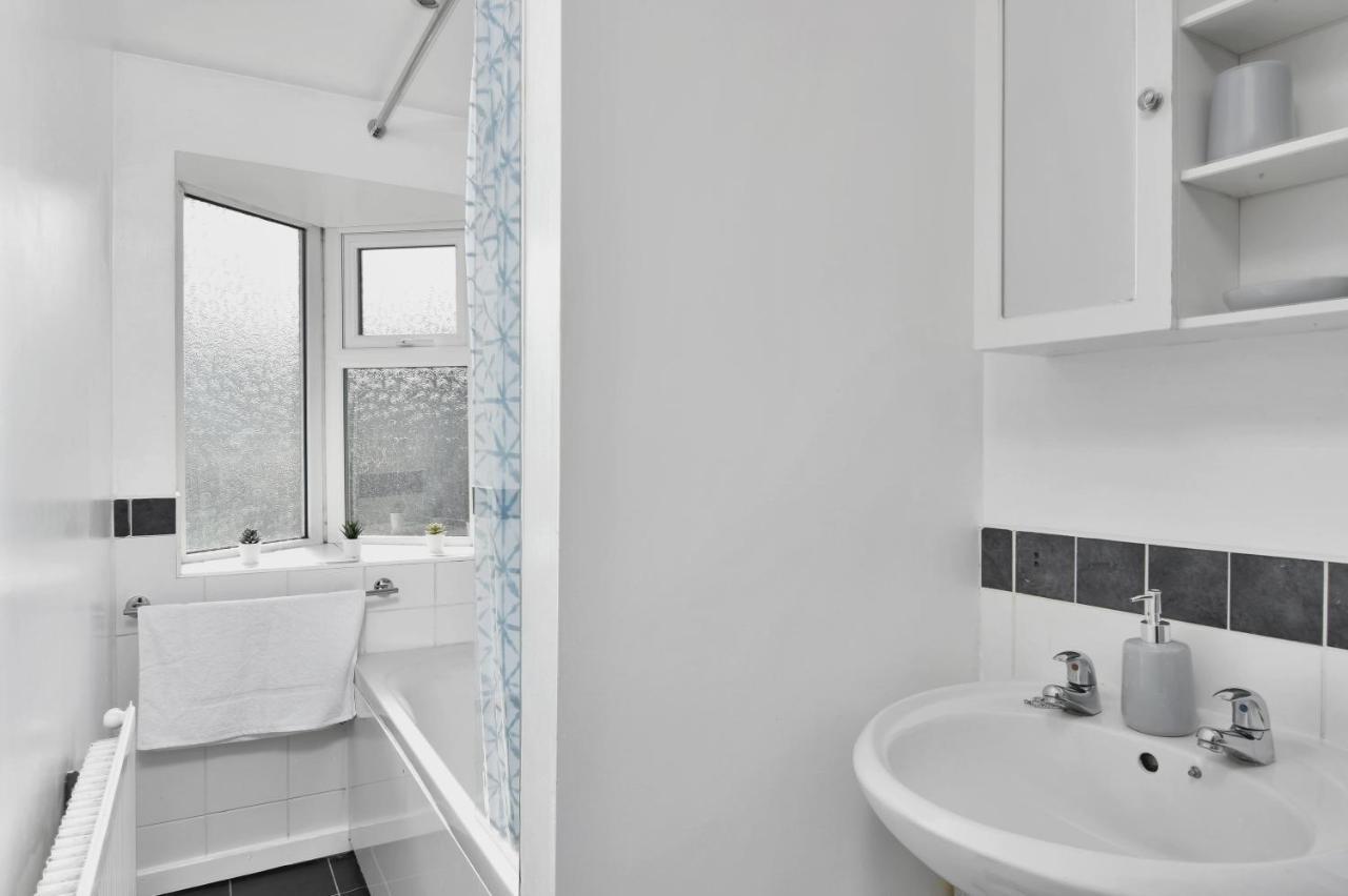 Sheldon  Xclusive Living Stay Near Airport & Nec, The Whitecroft מראה חיצוני תמונה